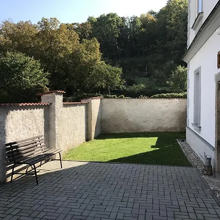 아파트 Comfortable Under The St. Barbara's Cathedral