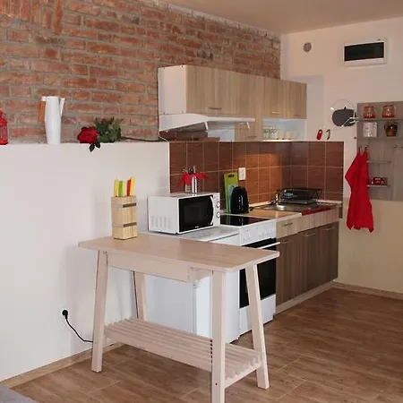 Comfortable Under The St. Barbara's Cathedral Appartement *