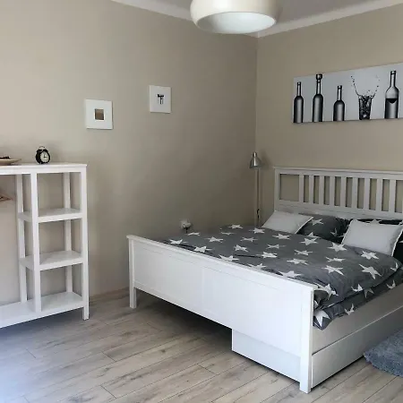 Comfortable Under The St. Barbara's Cathedral 아파트 *