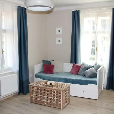 Comfortable Under The St. Barbara's Cathedral 쿤타호라