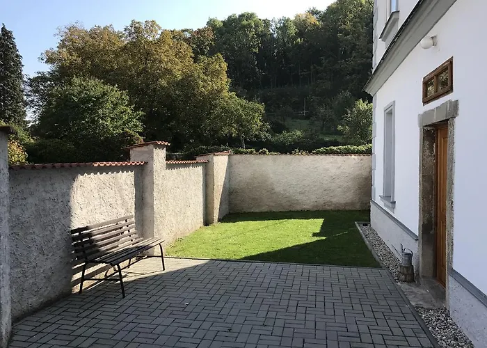 公寓 Comfortable Under The St. Barbara's Cathedral