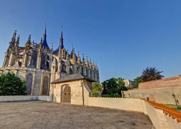 Comfortable Under The St. Barbara's Cathedral 公寓 库特纳霍拉