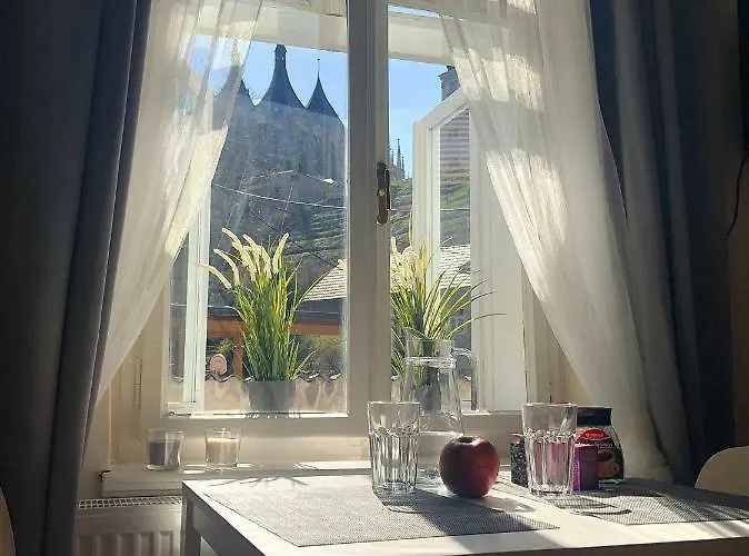 Апартаменты Comfortable Under The St. Barbara's Cathedral Кутна-Гора